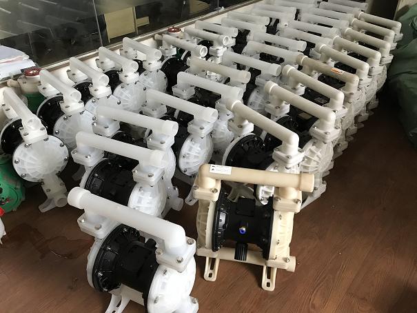 QBY�͚�Ӹ�Ĥ��{��